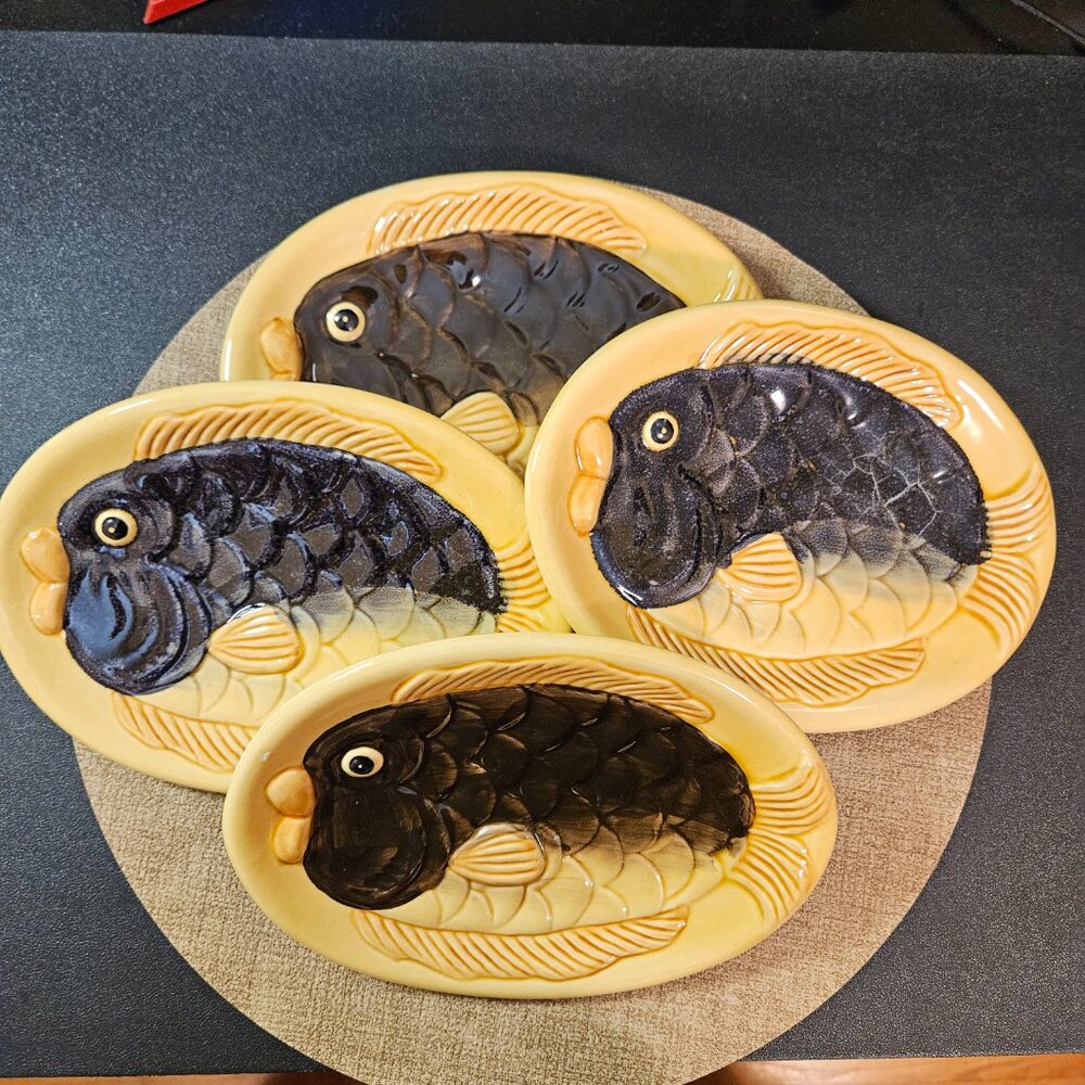 Vintage ceramic small fish plates and creamer - whimsical design